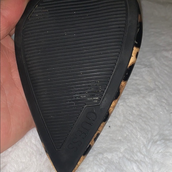Like new Guess Women's Leopard Print Heels - Picture 6 of 9